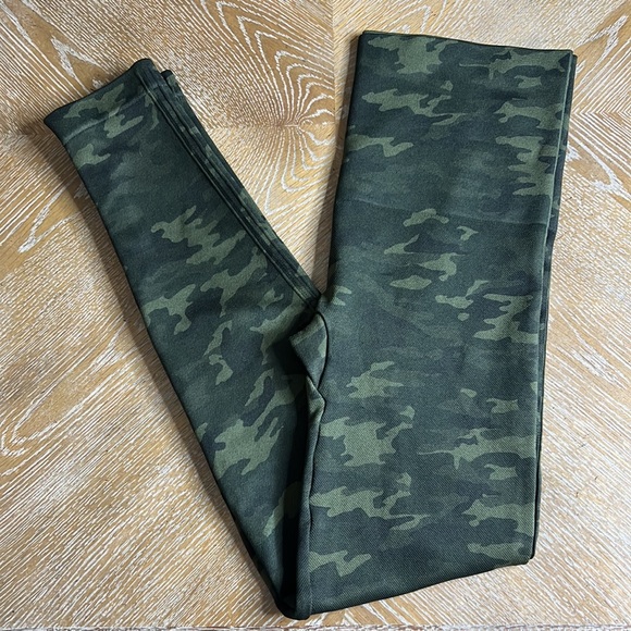 SPANX Green Camo Seamless Leggings L - Picture 1 of 6